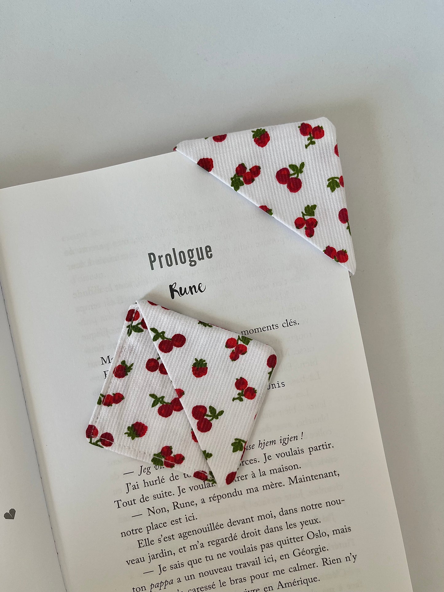 MARQUE-PAGE CERISE