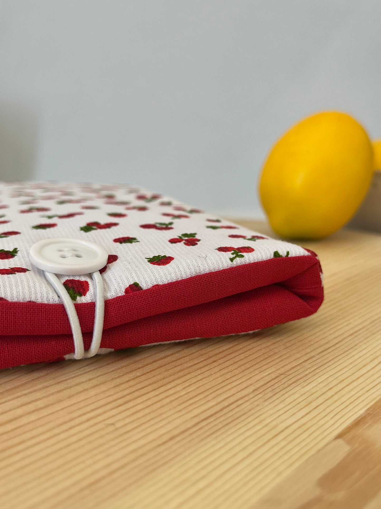 POCHETTE À LIVRE CERISE