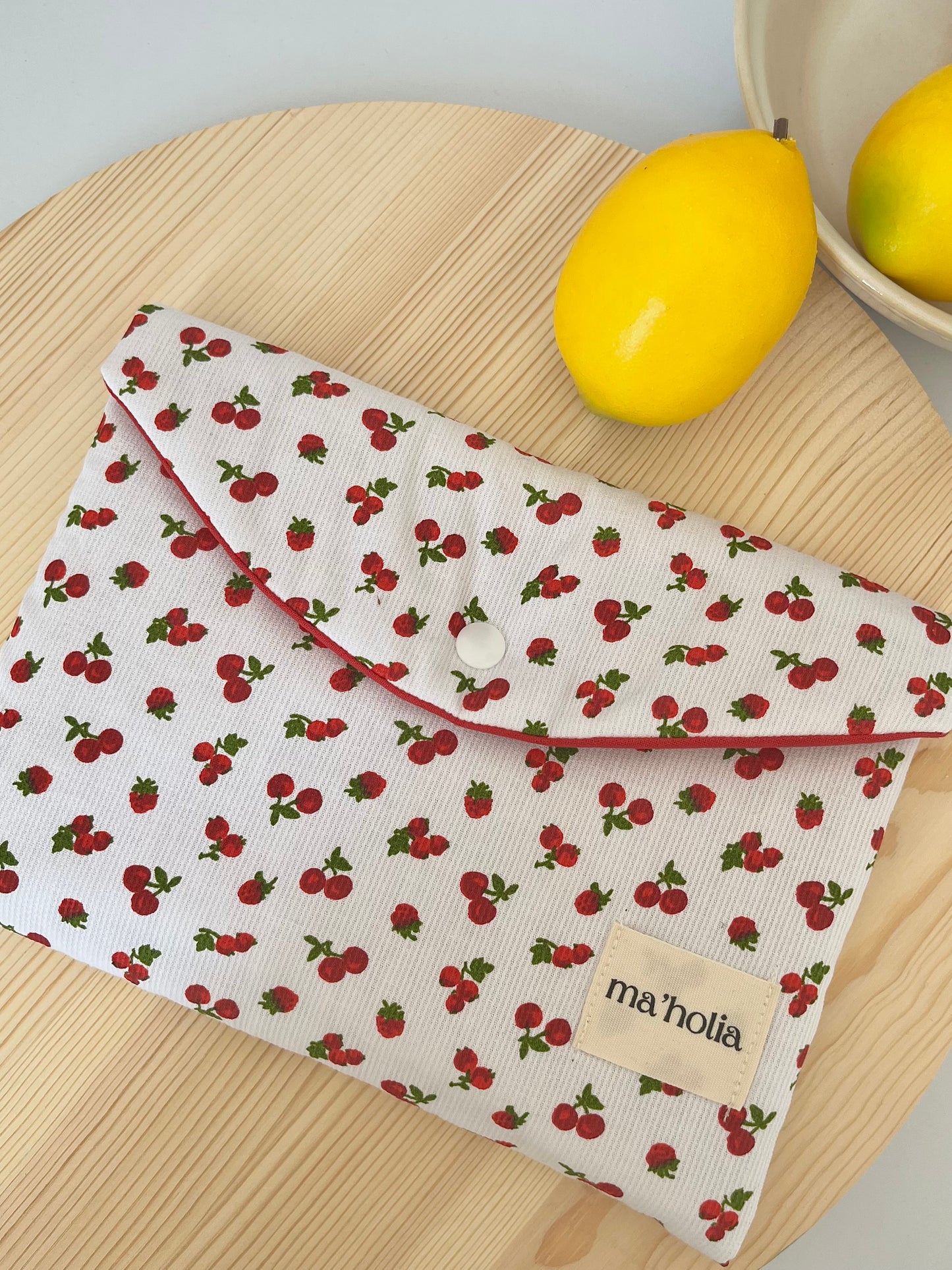 POCHETTE AVEC RABAT CERISE | PETIT FORMAT