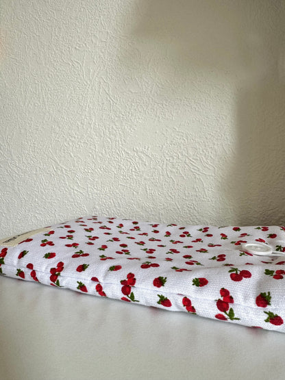 Pochette à livre Cerise | Format poche IMPARFAIT